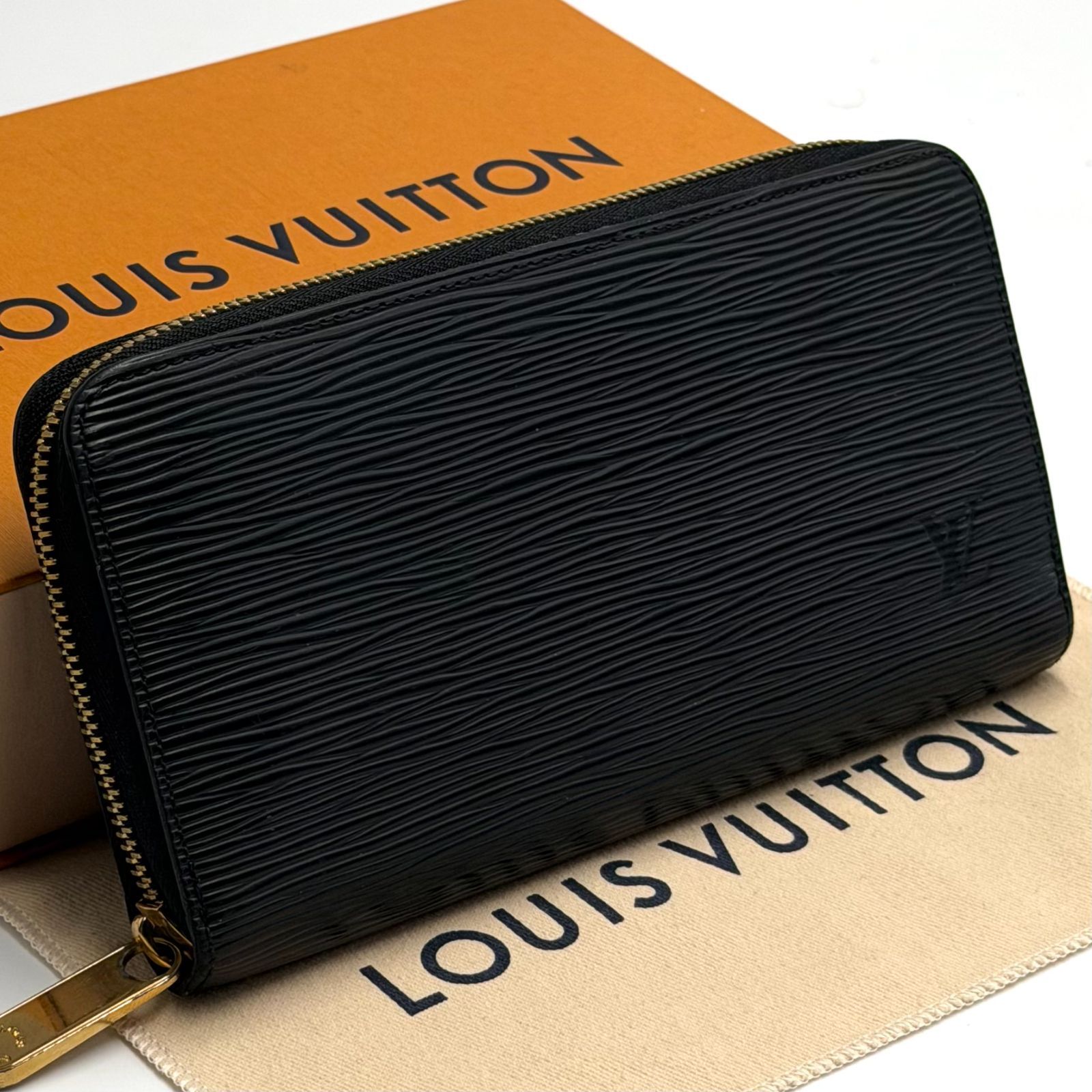 ルイヴィトン LOUIS VUITTON エピ ジッピーウォレット ノワール 新型 NM 長財布 ラウンドファスナー お札入れ ゴールド金具 男女兼用 ブラック M68755