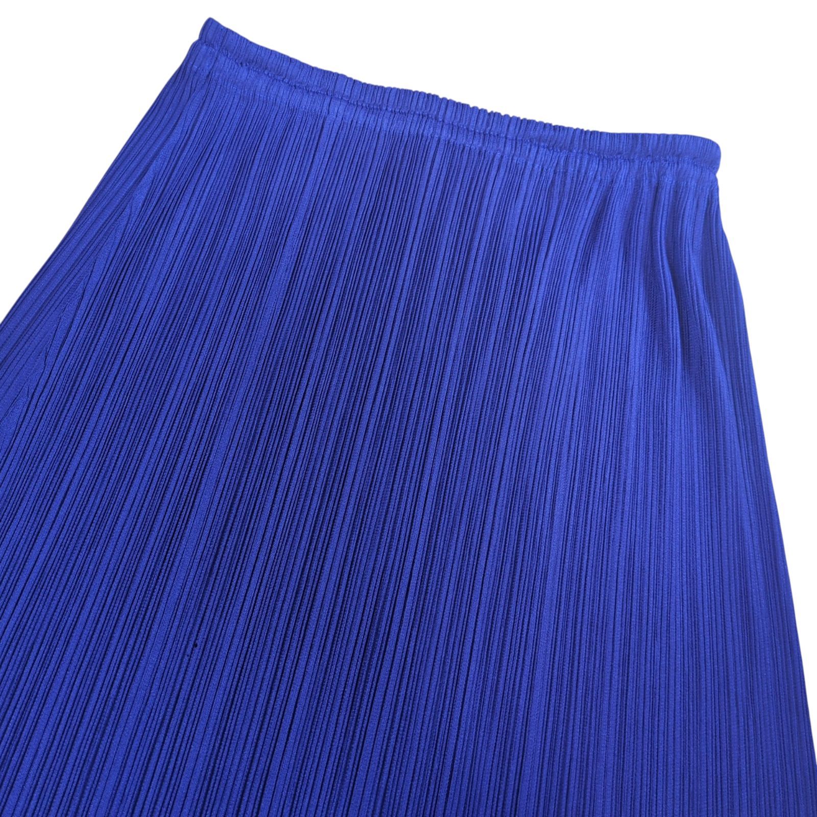 PLEATS PLEASE ISSEY MIYAKE