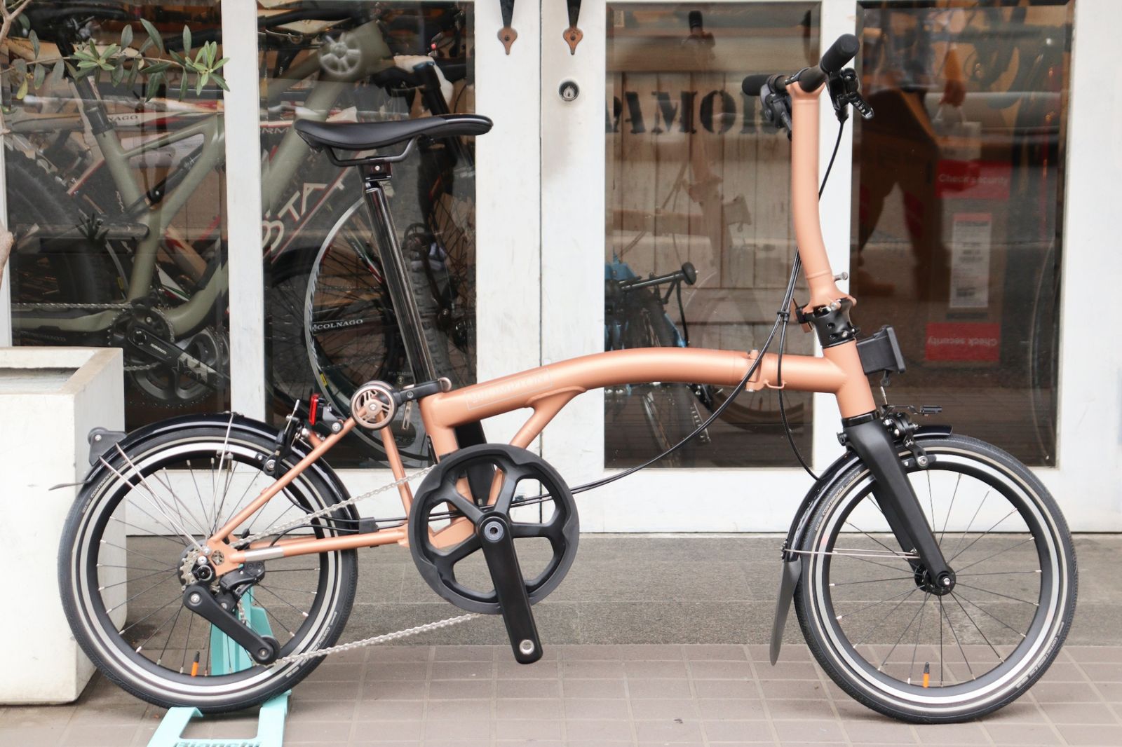 ブロンプトン BROMPTON T LINE URBAN LOW CERATECH BRONZE S4L 2025モデル チタン 16インチ 折り畳み 小径車 ミニベロ 【横浜店】