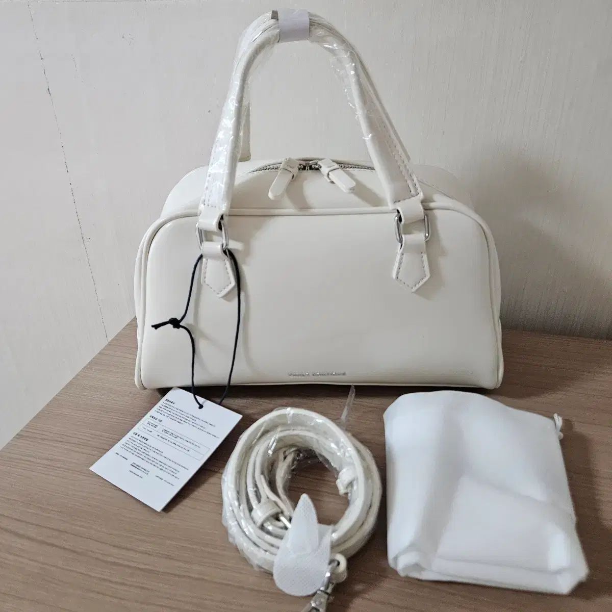 新品 ポールズブティック オルビ トゥー ショルダートートバッグ (定価 12,900円)
