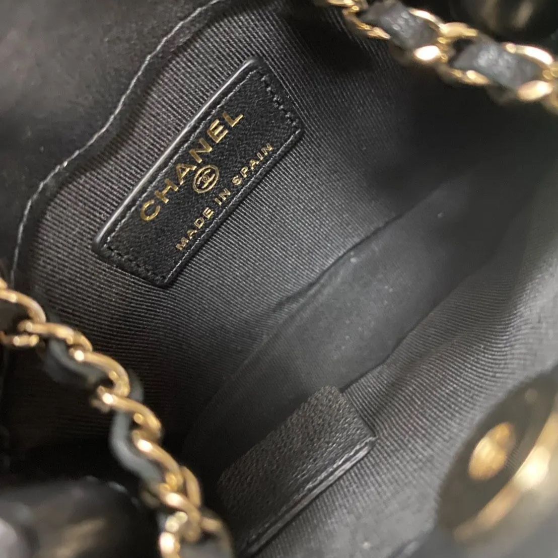 CHANELマトラッセチェーンバッグ シャネル CHANEL マトラッセ AP2547 ミニチェーンショルダーバッグ