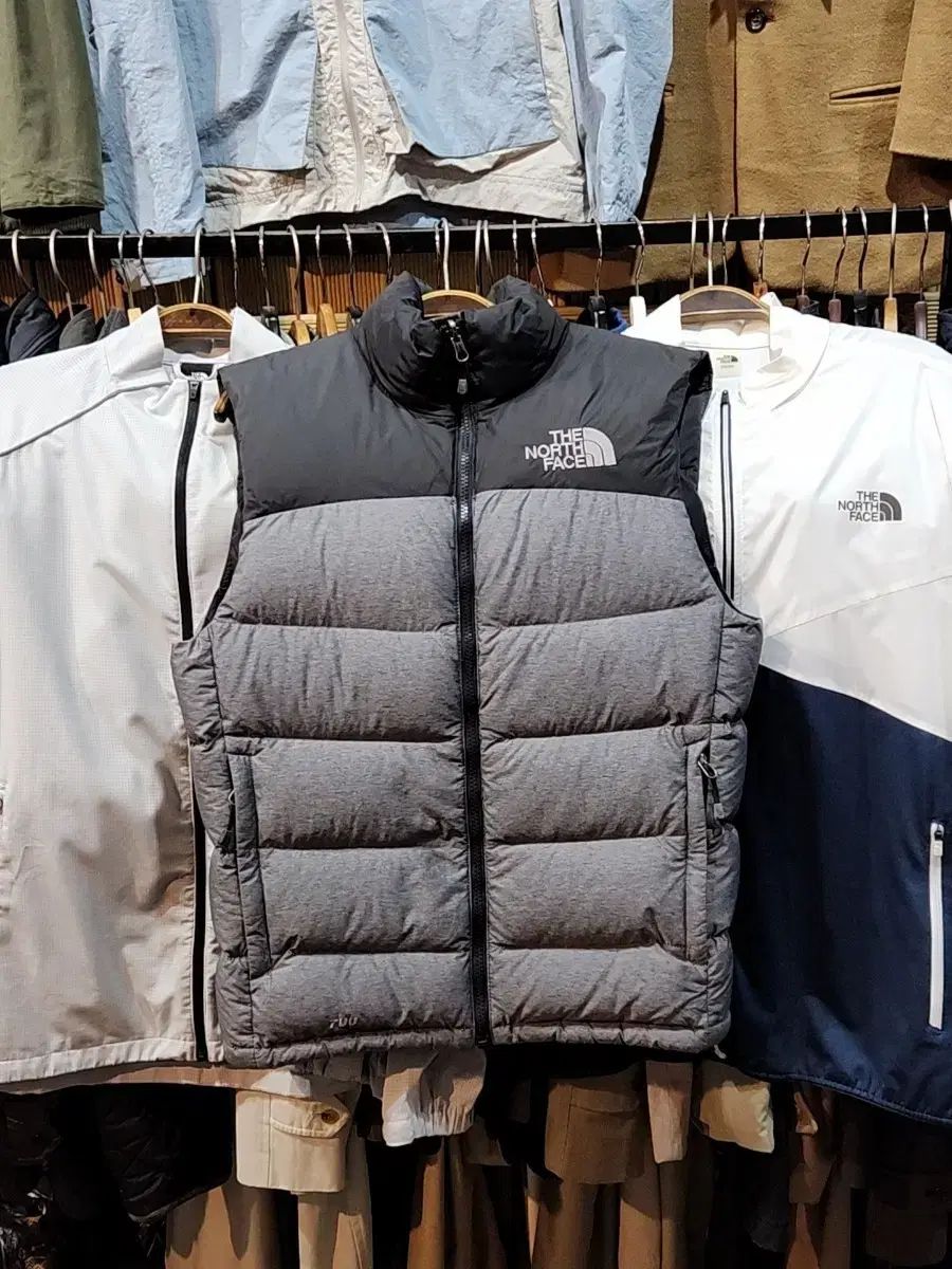 (90) THE NORTH FACE ザ・ノース・フェイス ヌプシ ダウンベスト 黒灰 グースダウン 700フィルパワー ダウンベスト