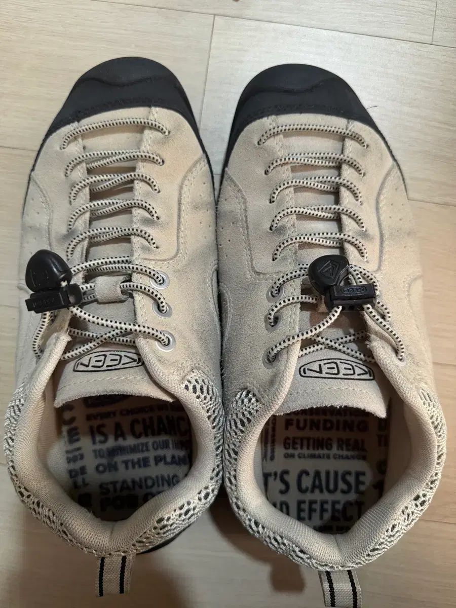 キーン KEEN スウェード スニーカー アイボリー