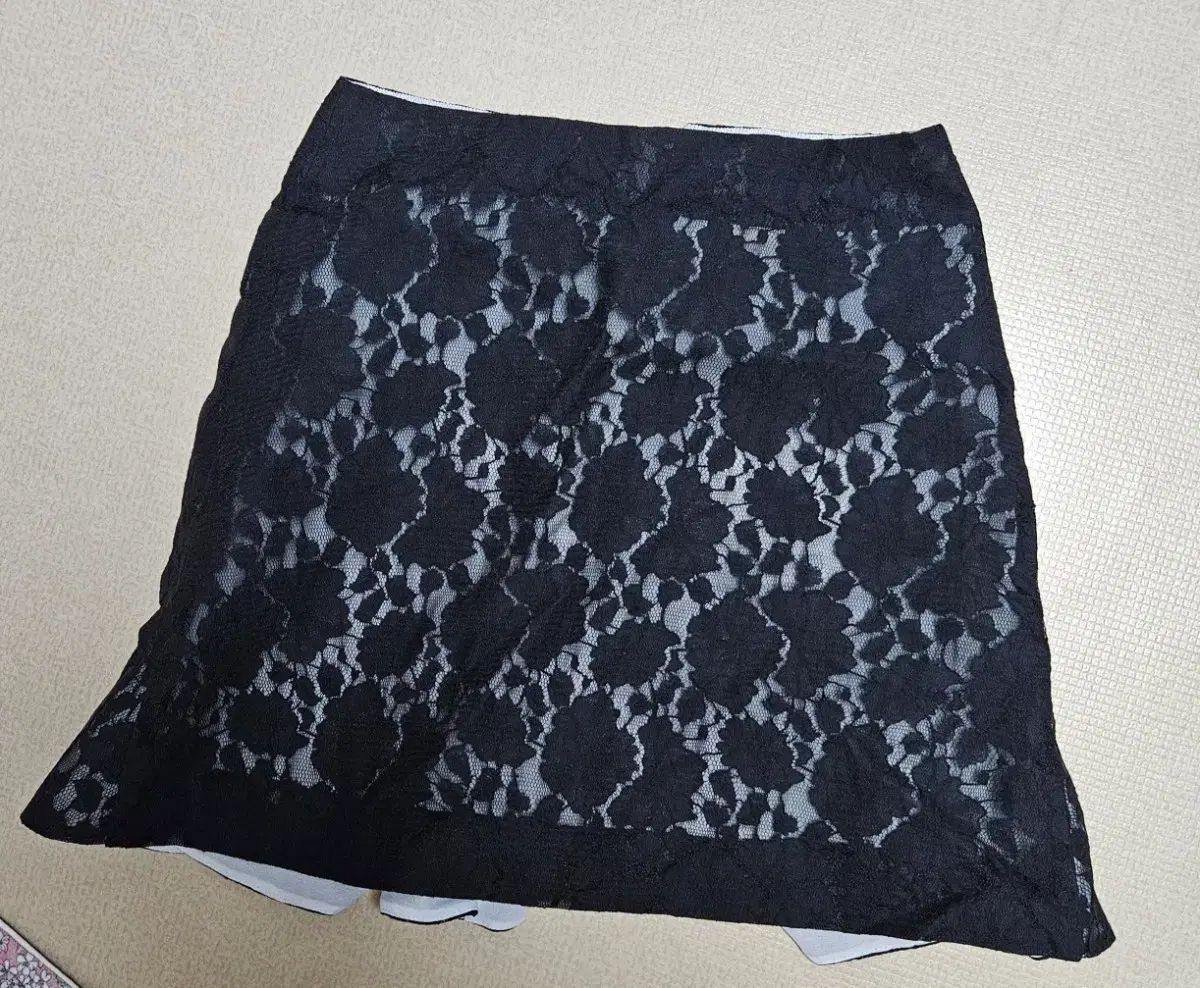 LUCKY CHOUETTE ラッキーシュエトゥ レイス スカート