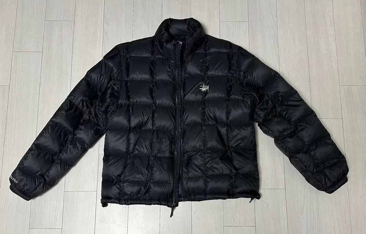 STUSSY ミッドウェイト ファー ブラック