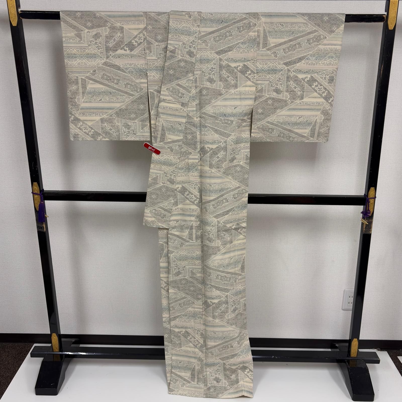 本場結城紬 単衣 亀甲絣 唐草 粋な絣柄 正絹 着物 MK-8655 - メルカリ