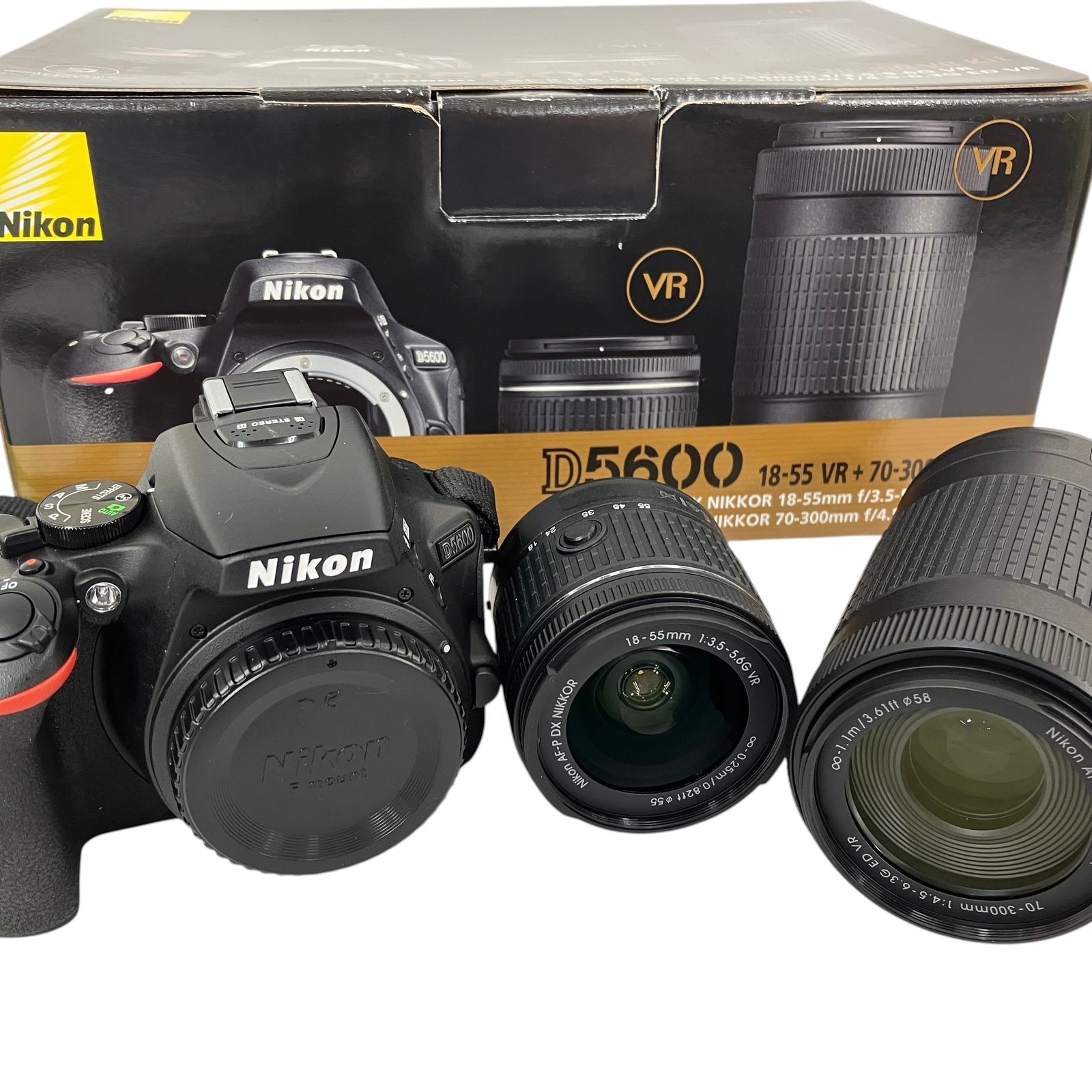 Nikon D5600 ダブルズームキット 18-55mm 70-300mm カメラバッグ、SD