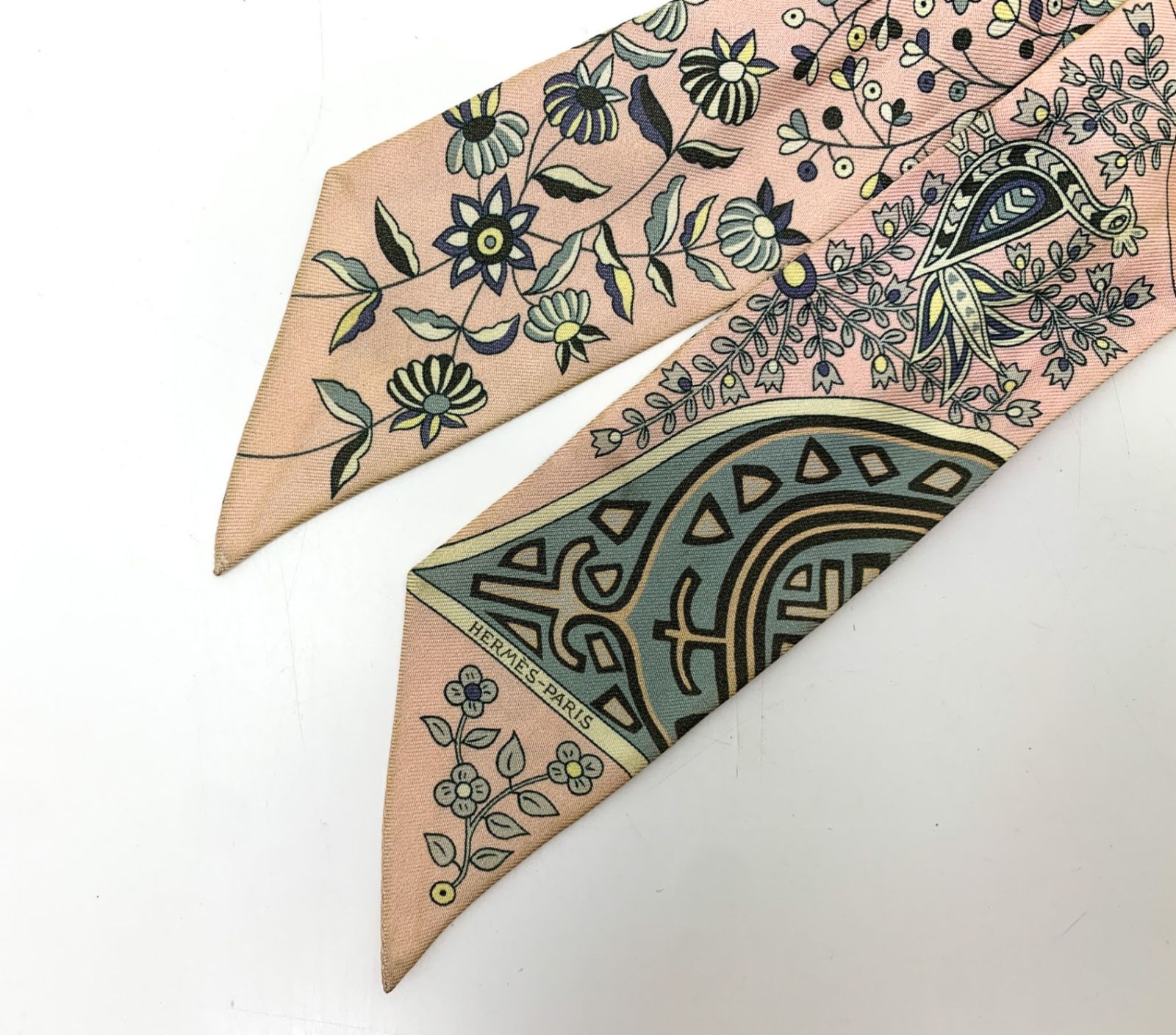レディース HERMES エルメス ピンク系 ツイリー L'ARBRE DE VIE 生命の