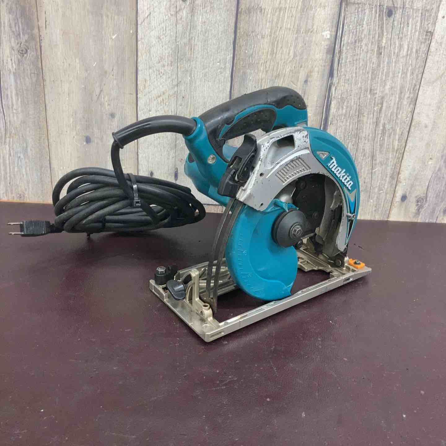 【中古品】 マキタ(makita) 電気マルノコ 5637BA 【東大和店】
