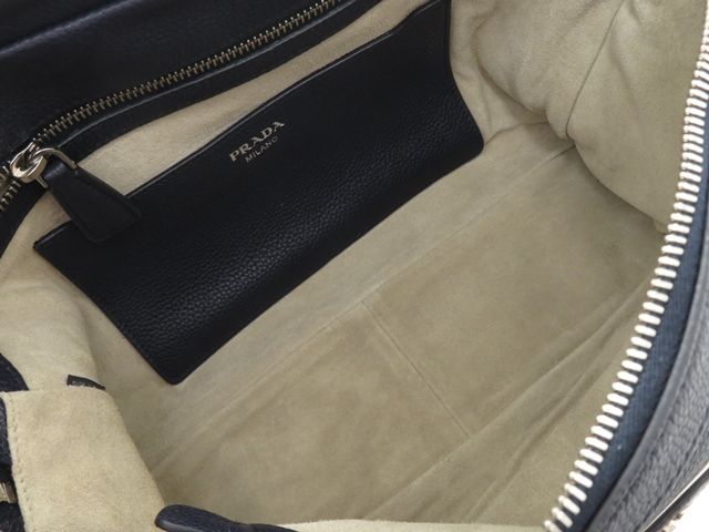PRADA プラダ バッグ ヴィッテロダイノ ワンショルダー ネイビー レザー バッグ トートバッグ レザー ネイビー ユニセックス【中古】 PRADA プラダ バッグ ヴィッテロダイノ ワンショルダー ネイビー レザー バッグ トートバッグ レザー ネイビー ユニセックス【中古】
