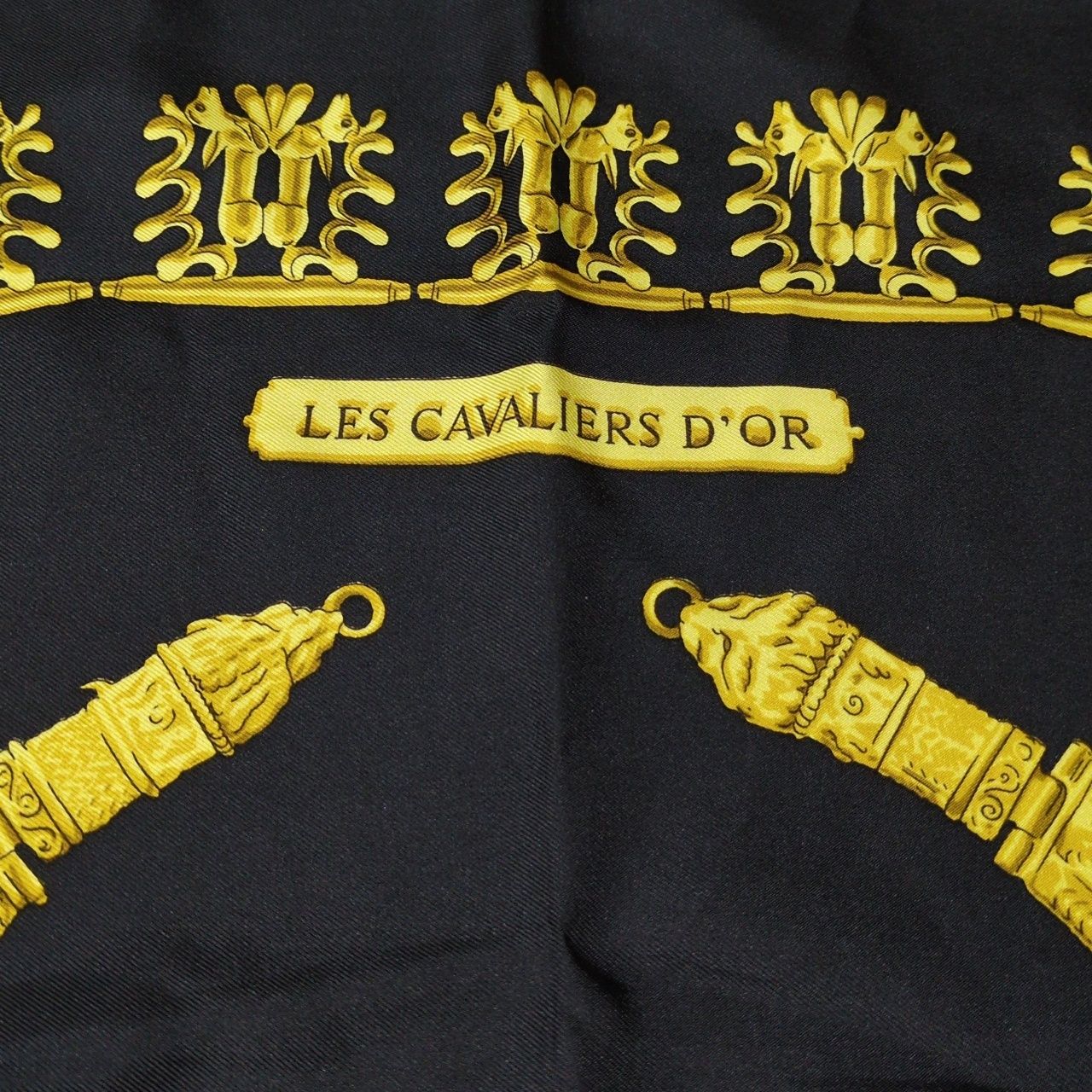 HERMES エルメス LES CAVALIERS D'OR カレ90 スカーフ 黄金の騎士