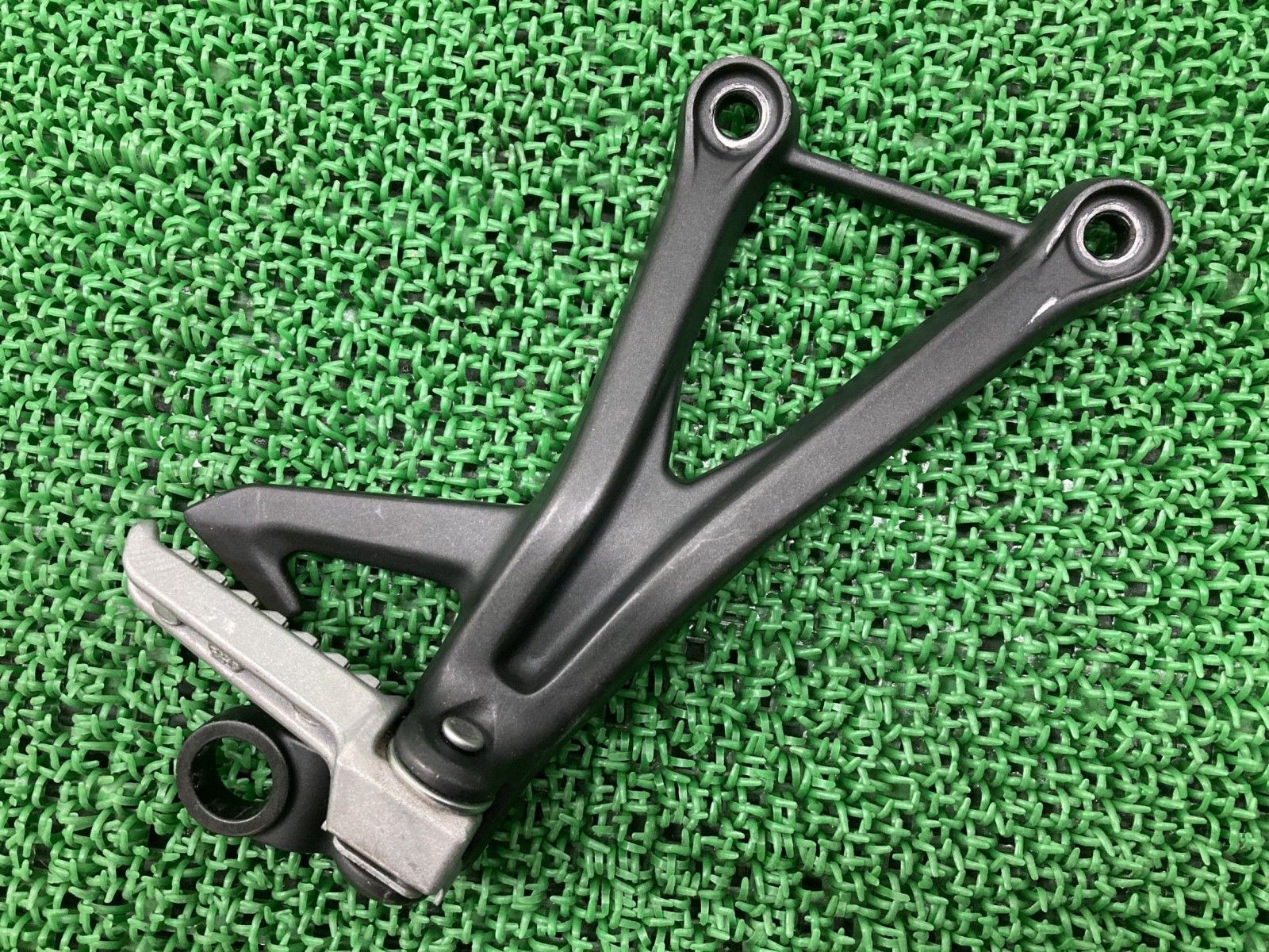 ZX-4R タンデムステップ 右 SKT カワサキ 純正 中古 ZX400P ZX-25RSE NINJA ペグ kQ