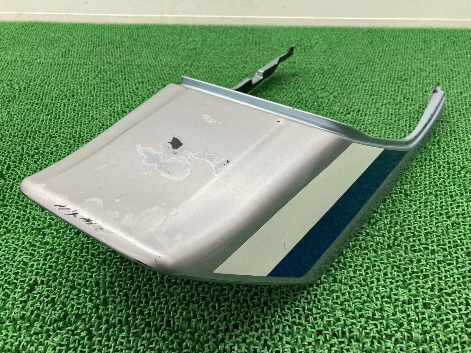 ZRX400 純正テールカウル ご覧頂きありがとうございます 【公式通販】 ZRX400 純正テールカウル ご覧頂きありがとうございます 【公式通販】