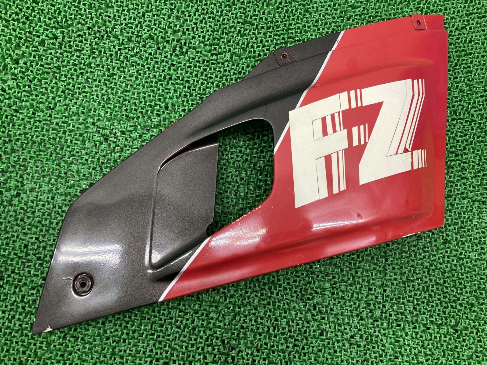 FZ400R サイドカウル 右 赤/黒 46X ヤマハ 純正 中古 センターカウル 品薄 希少品 sN