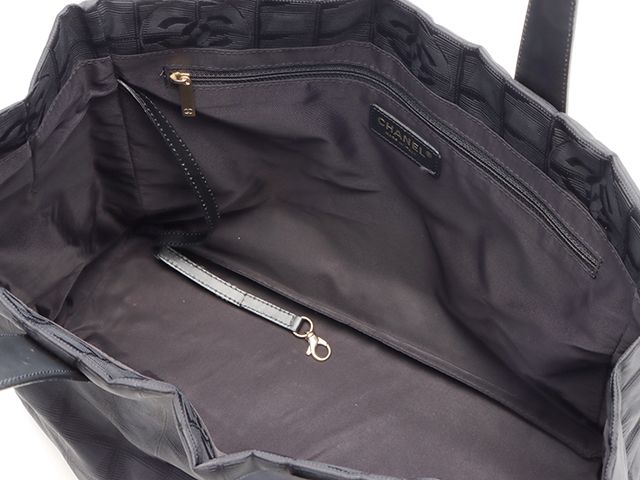 CHANEL シャネル バッグ ニュートラベルライントートPM ブラック/GP ナイロン/カーフ ﾊﾞｯｸﾞ A15991 トートバッグ ナイロン/カーフ ブラック レディース【中古】