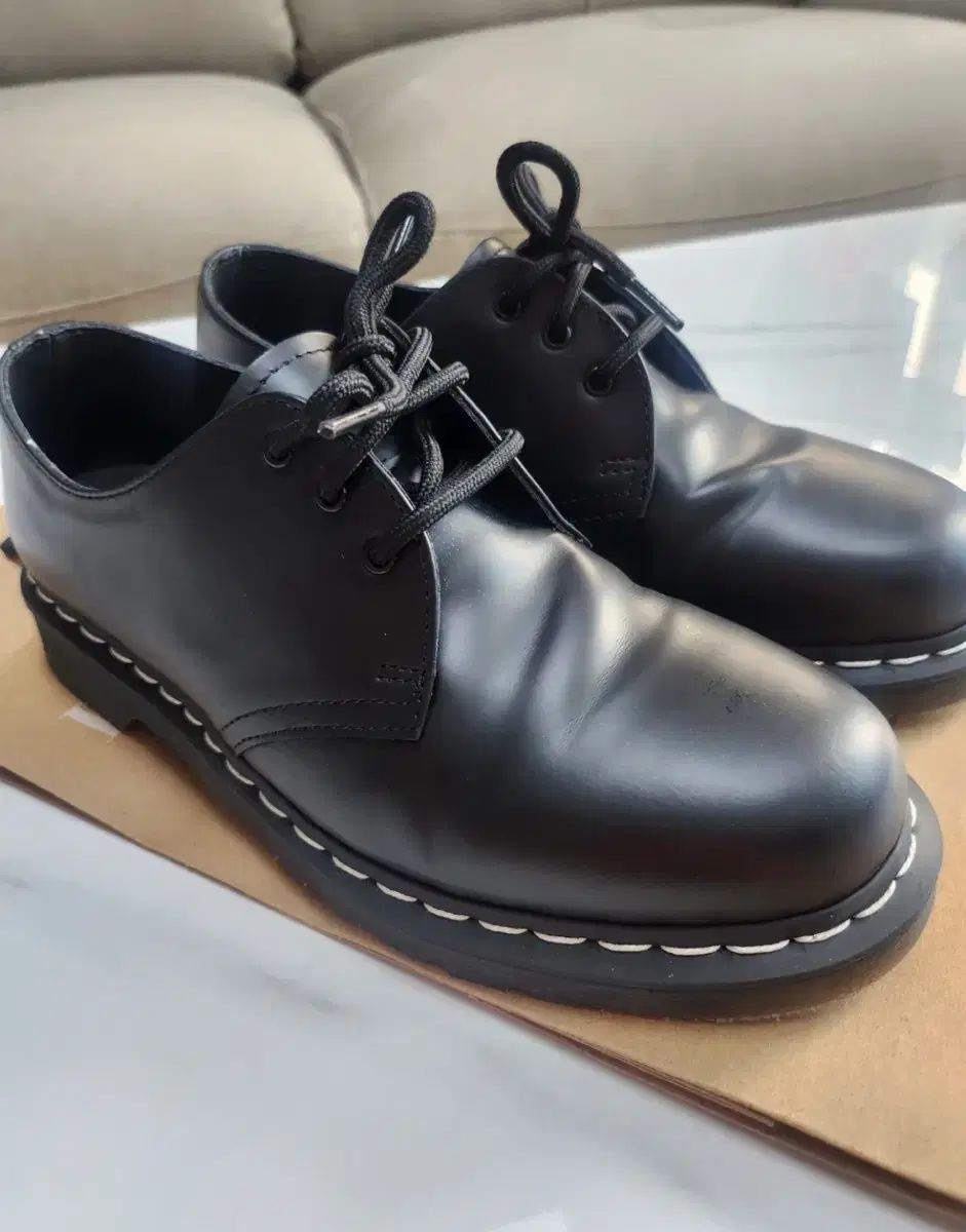 DR. MARTENS ドクターマーチン 1461 白ステッチ UK8 1回実際に着用