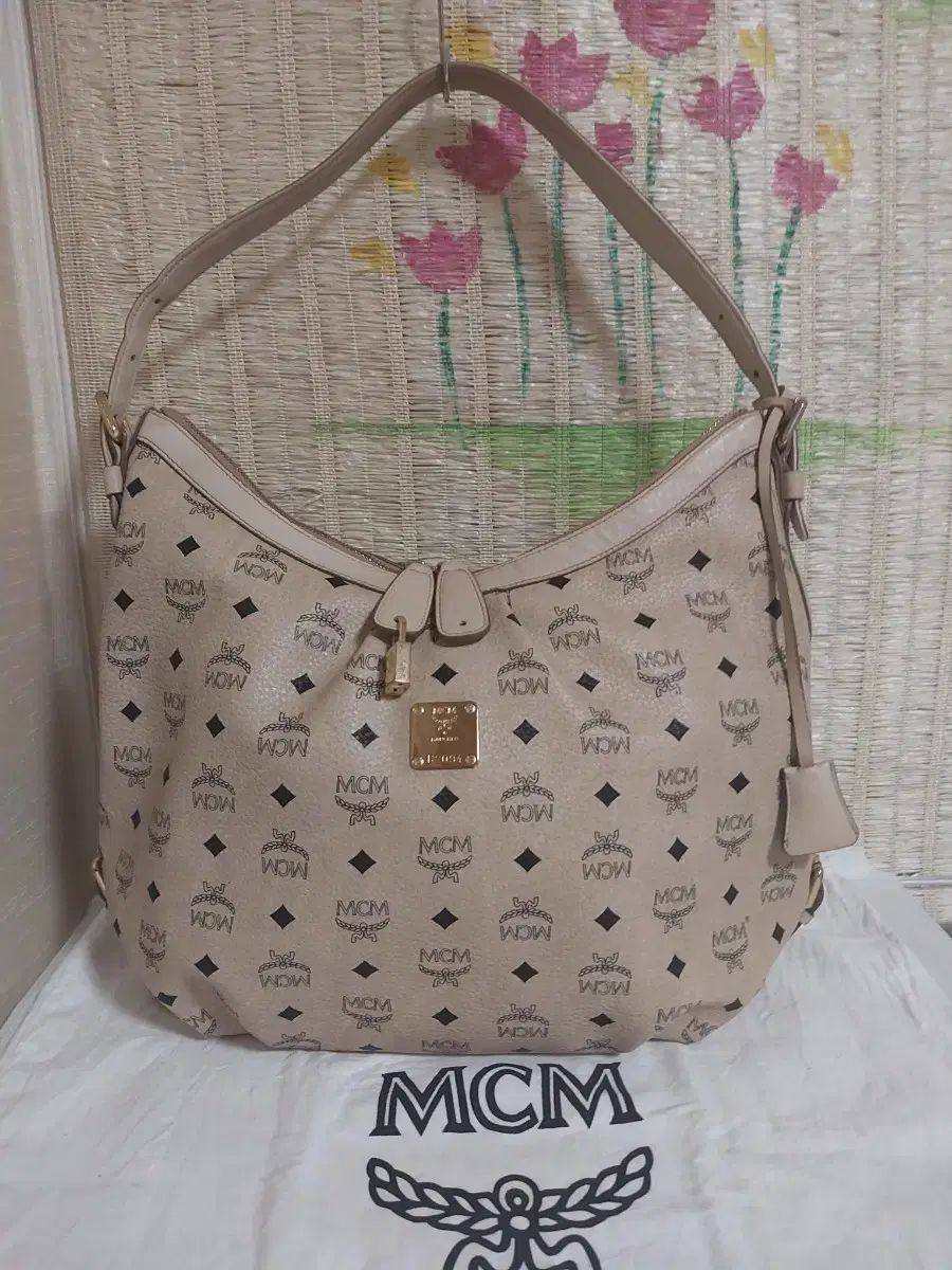 正規品) MCM ショルダ―バッグ ベージュ モノグラム
