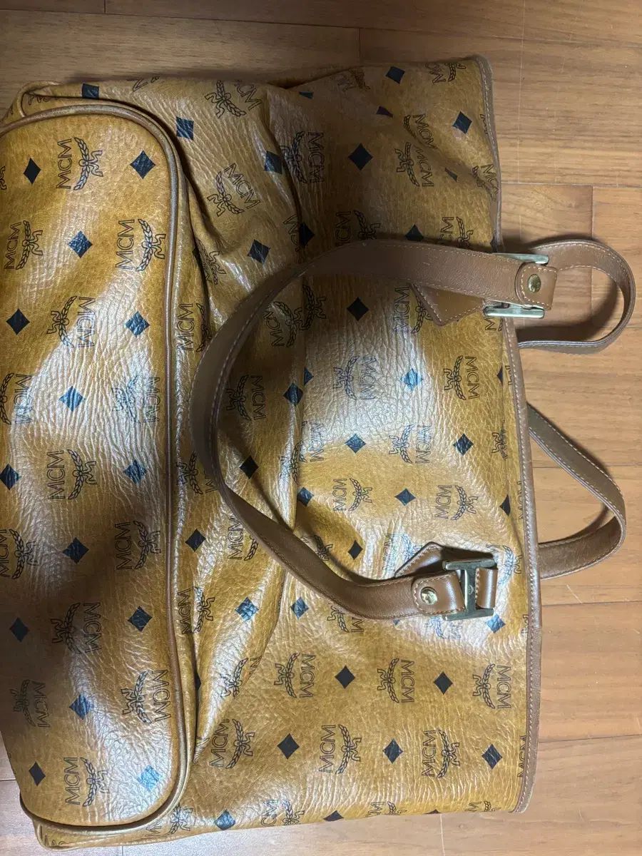 MCM ヴィセトス ショルダートートバッグ ブラウン