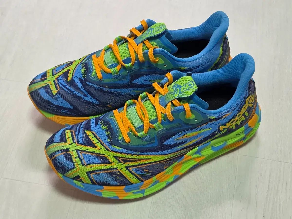 A級 asics アシックス ヌーサ TRI 15 ブルー ランニングシューズ 27.5cm