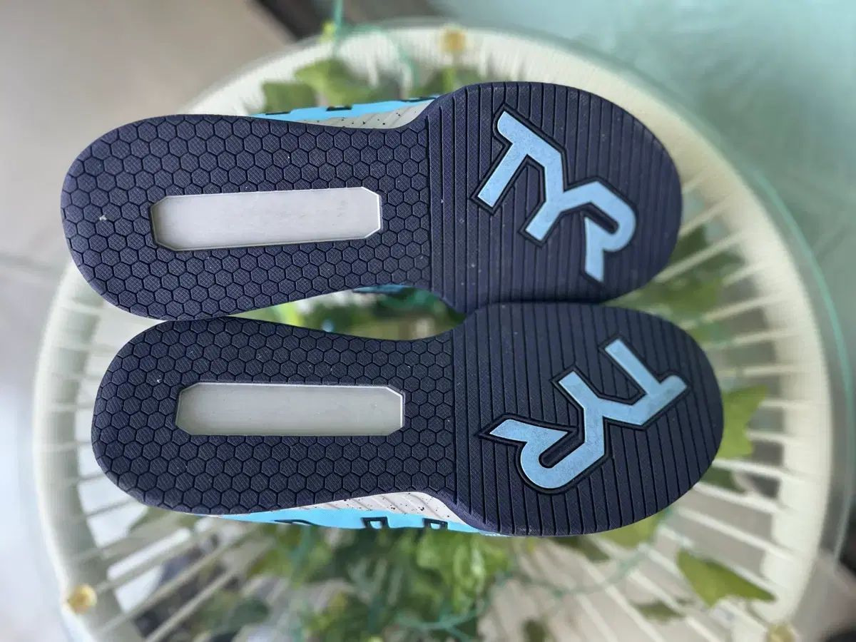 TYR ウエイトリフティングシューズ