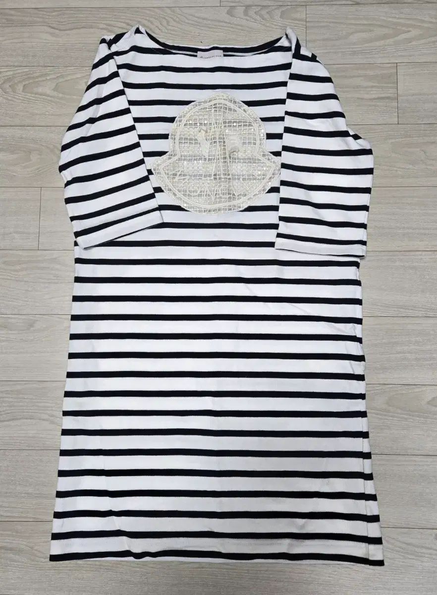 モンクレール ストライプ Tシャツ