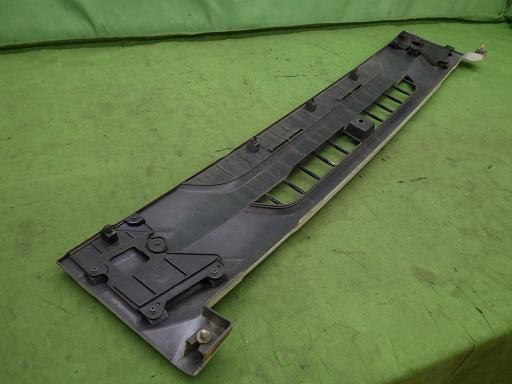 【中古】エルフ純正申告 グリル コーナーパネル等 セット 【中古】エルフ純正申告 グリル コーナーパネル等 セット
