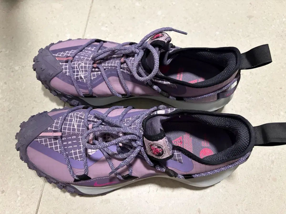 ナイキ ACG マウンテン フライ ロー 275