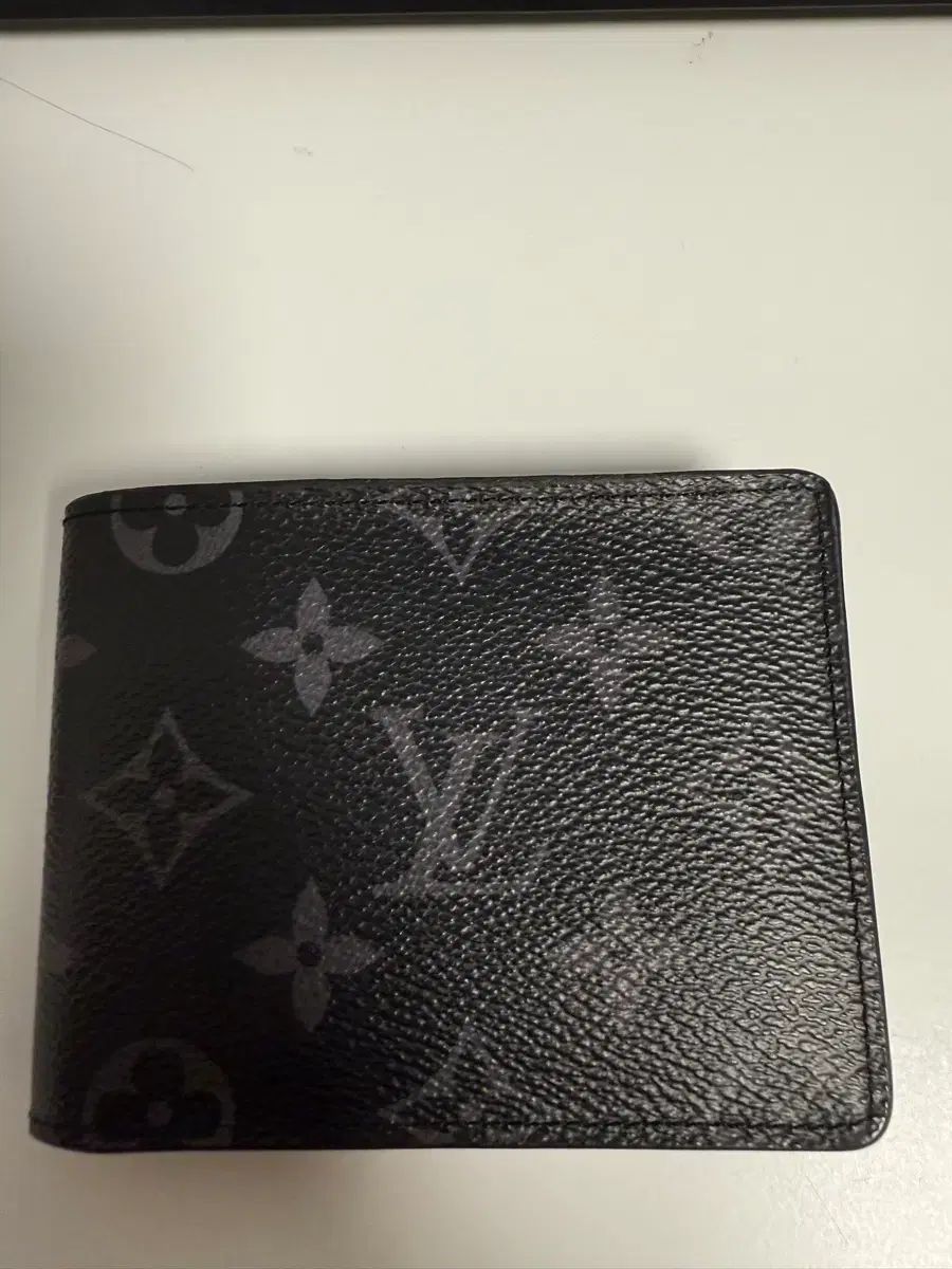 ルイヴィトン 二つ折り財布
