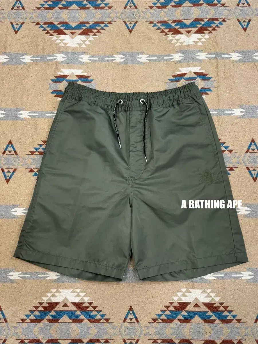 S 28-30 A BATHING APE アベイシングエイプ ナイロン ショートパンツ カーキ