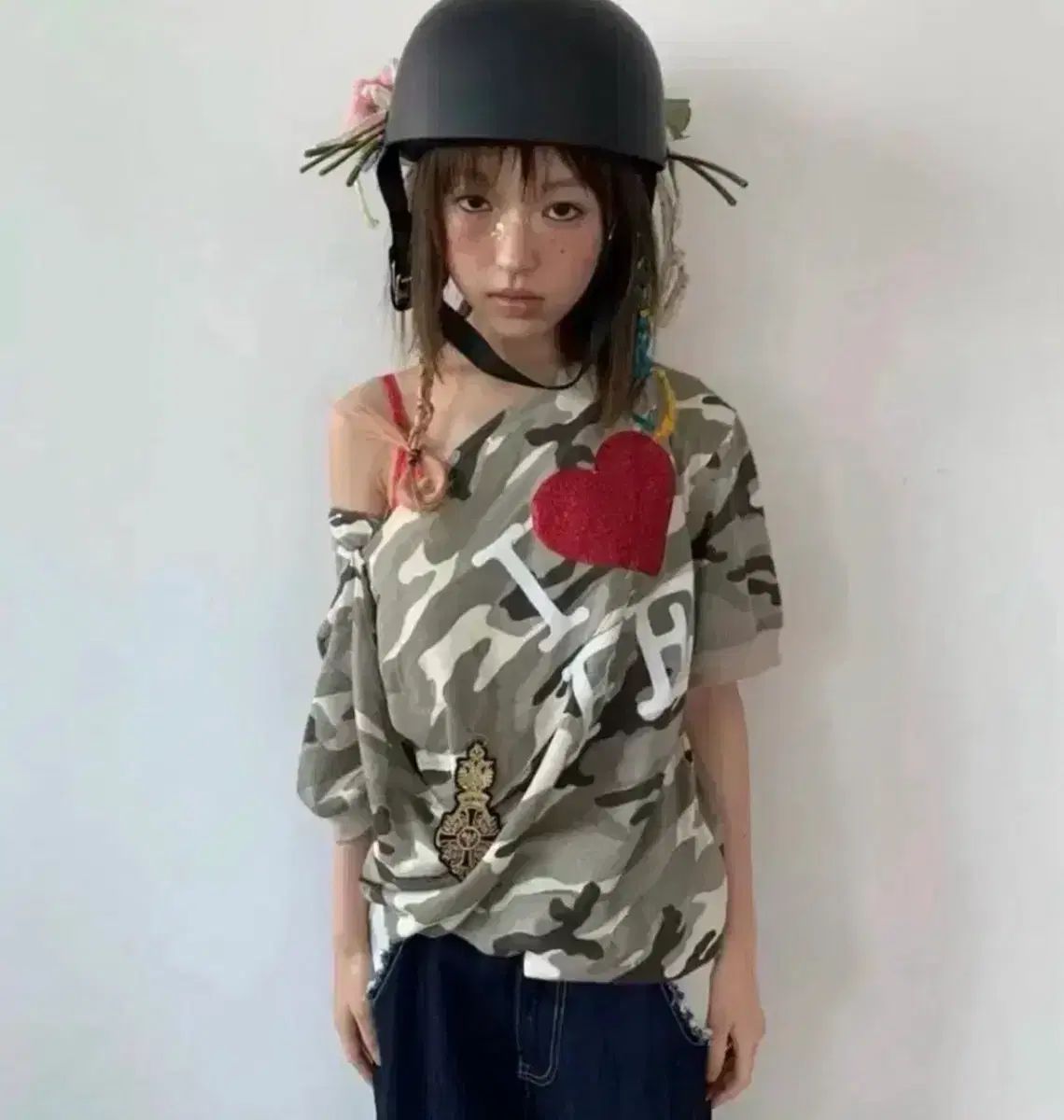 샵페어리 cowl neck button t-shirt CAMO