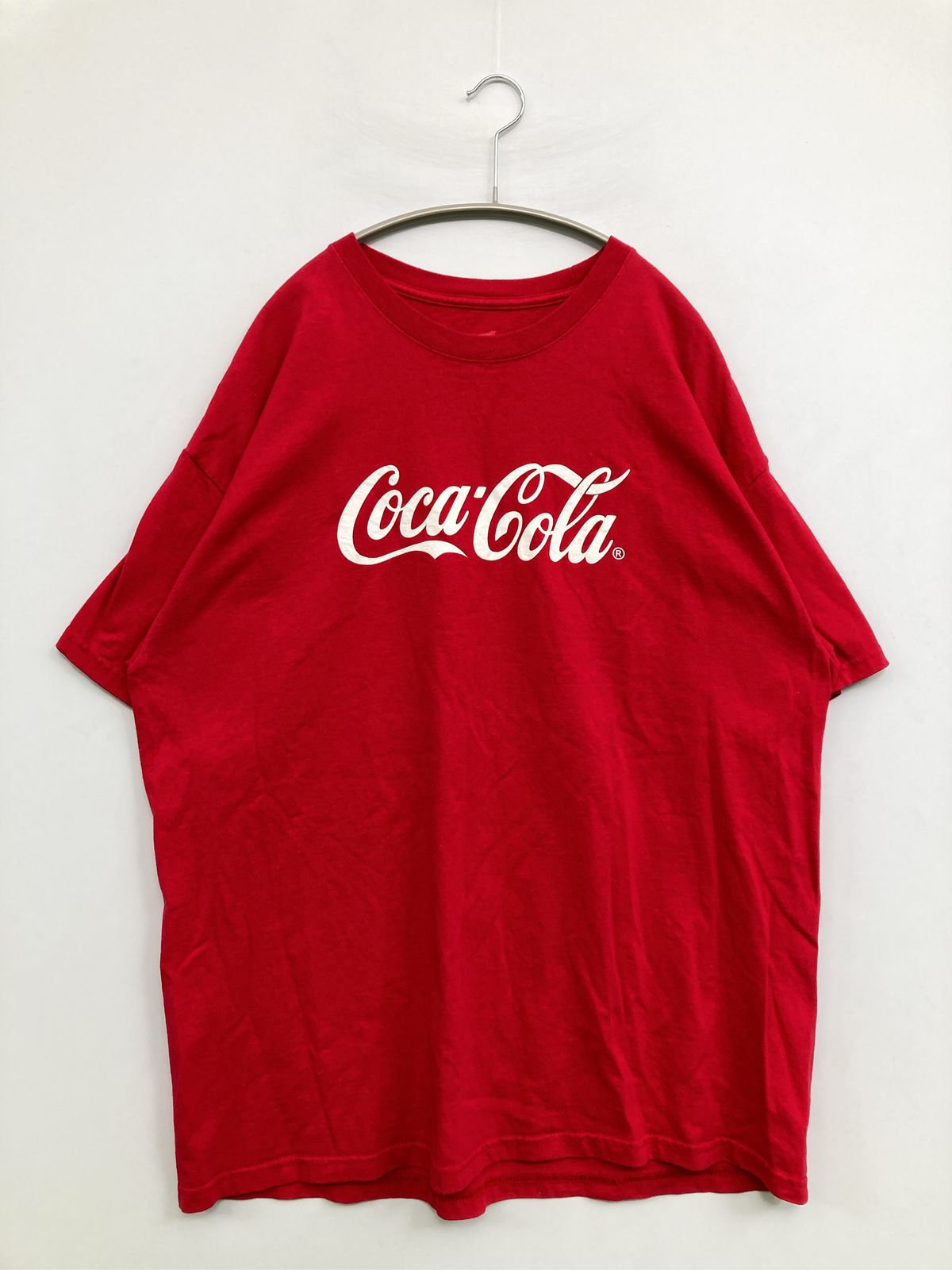 Coca Cola コカコーラ Tシャツ/カットソー XL レッド 前面プリント ブランドロゴ ミドル丈 半袖 クルーネック(丸首) メンズ レディース