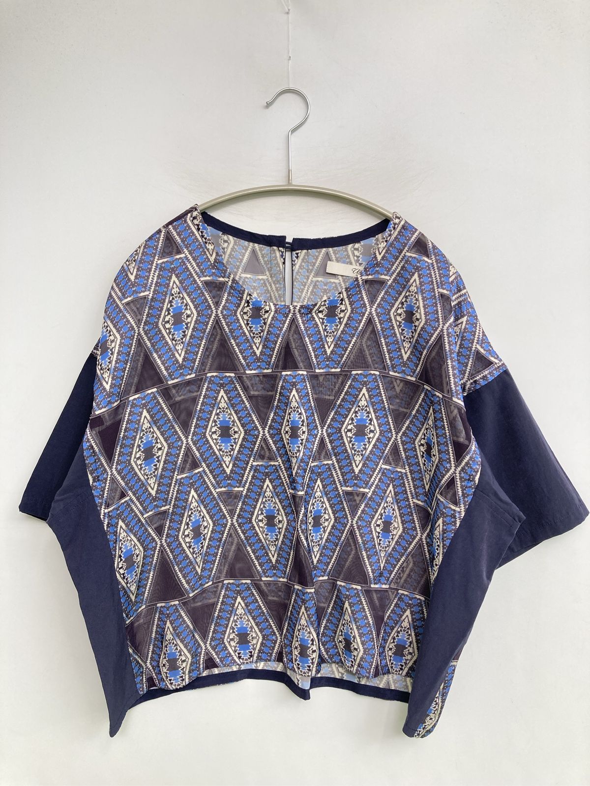 UJOH Tシャツ/カットソー 2 ネイビー その他総柄 ショート丈 半端袖 クルーネック(丸首) レディース