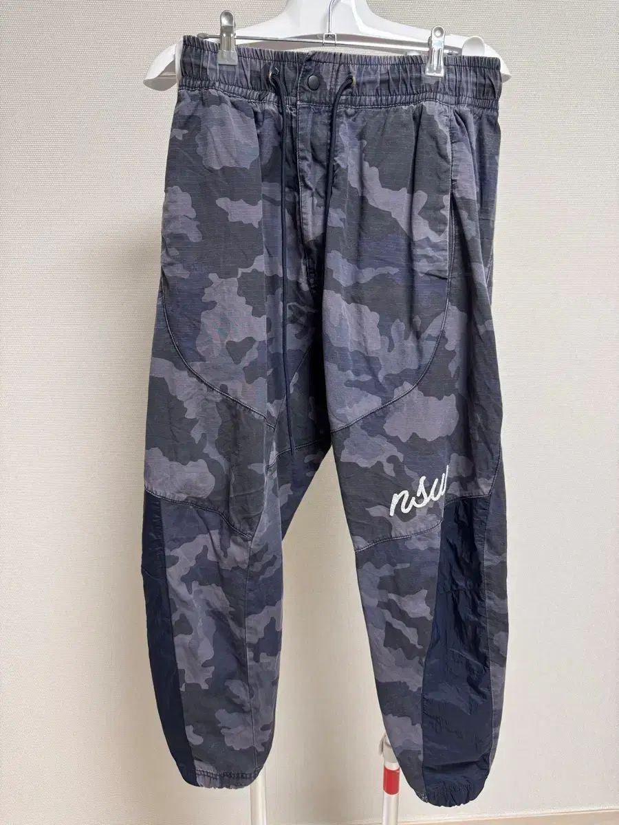 ナイキ NSW ウーブン カモパンツ Lサイズ