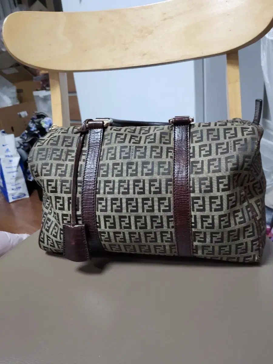 FENDI FF ロゴ ボストンバッグ ブラウン