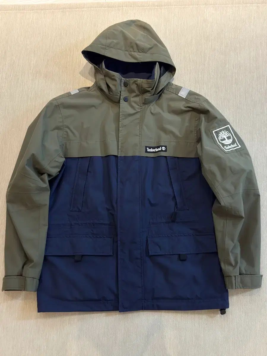 Timberland ウィンドブレーカー アウター オリーブ ネイ