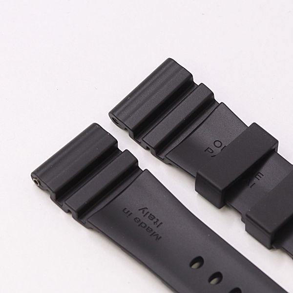 美品 パネライ ラバーベルト ブラックカラー 26mm メンズ腕時計