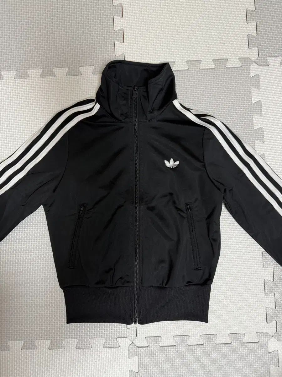 (新品) アディダス レディース クロップド ジャージ XS