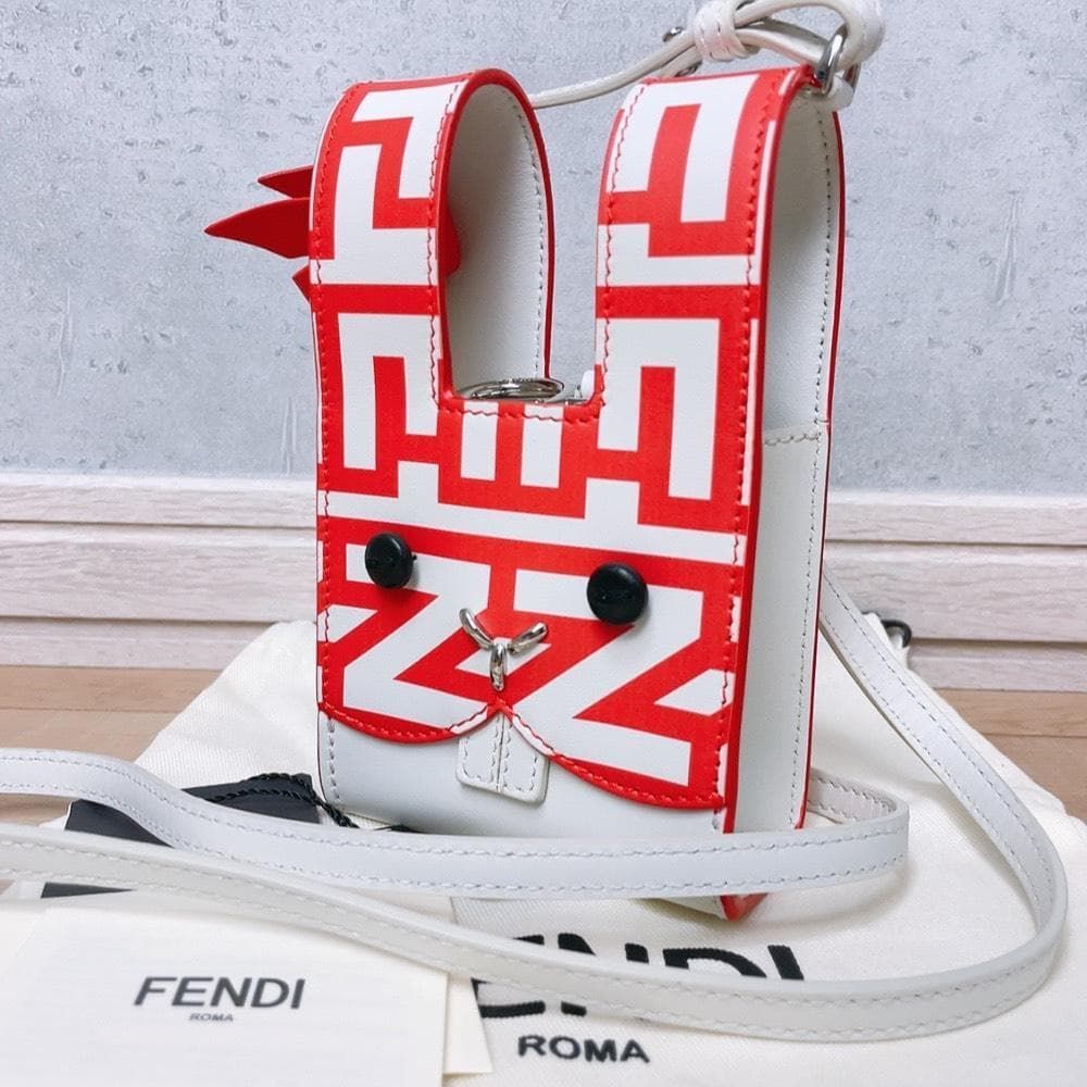 FENDI × MARC JACOBS レザー MINI BUSTINA BUNNY 7SA169 フェンディ マークジェイコブス ミニ ブスティーナ バニー ショルダーバッグ クロスボディ コンパクト ホワイト レッド うさぎ レザー 本革 完売品 限定品