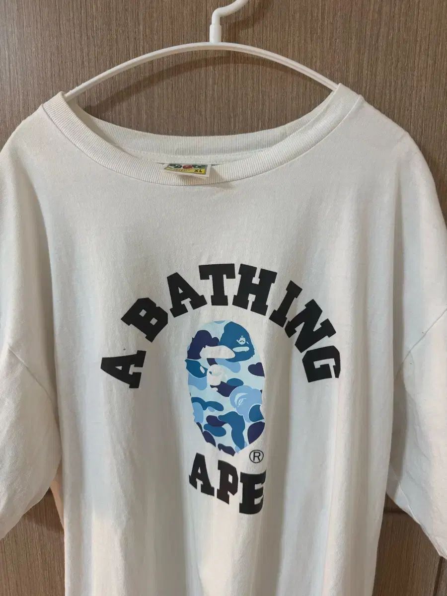 アベイシングエイプ ABC カモフラージュ カレッジ Tシャツ 白 ブルー XL