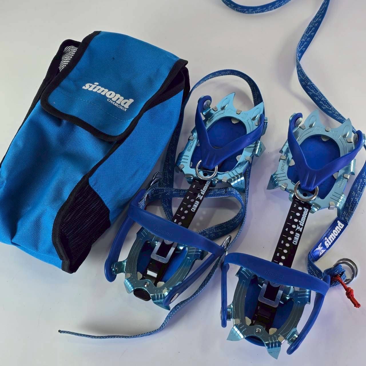 Simond シモン アイゼン 収納ケース付き 登山 雪山 ロッククライミング アウトドア 青 ブルー