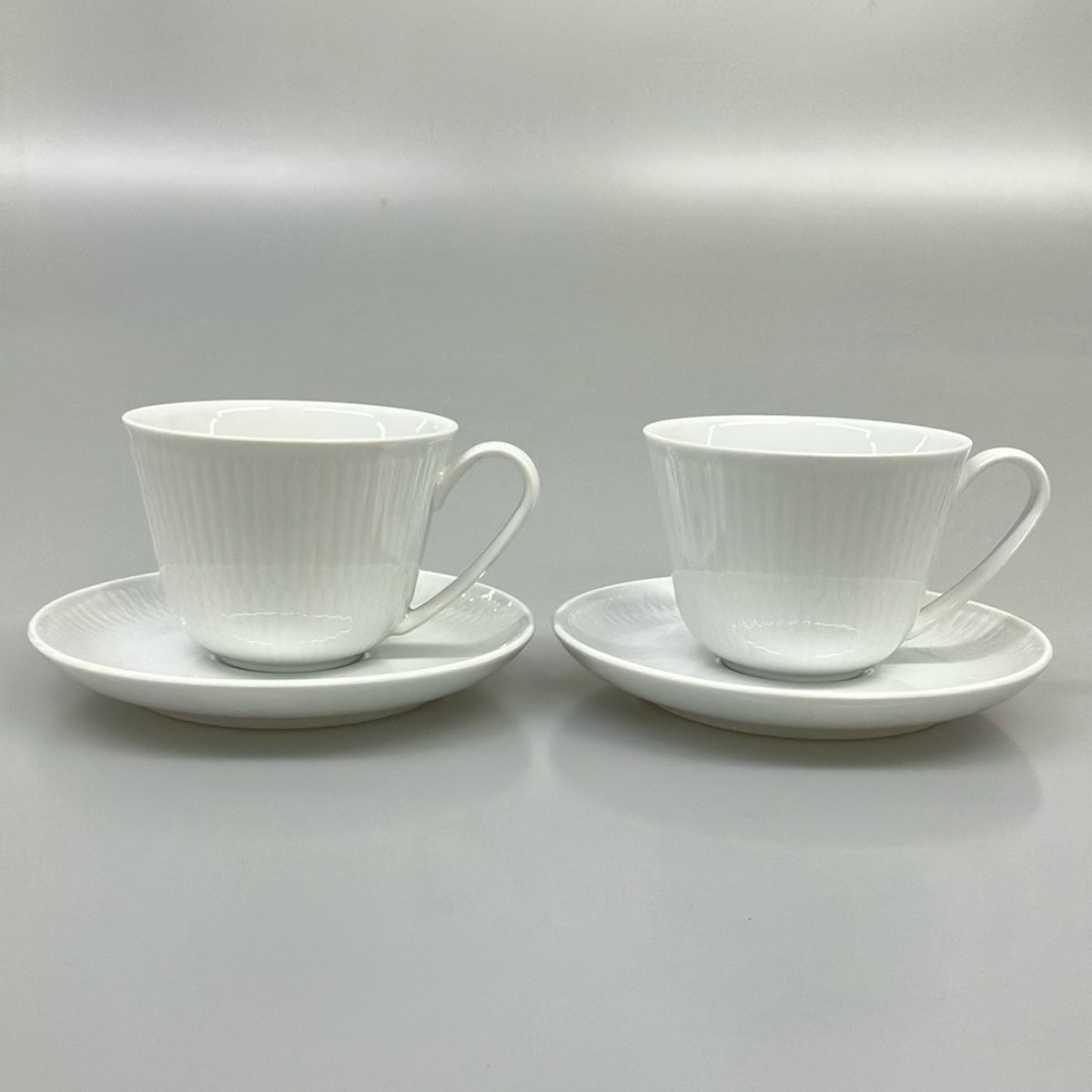 ROYAL COPENHAGEN(ロイヤルコペンハーゲン) カップ&ソーサー新品同様 - 白 2点セット