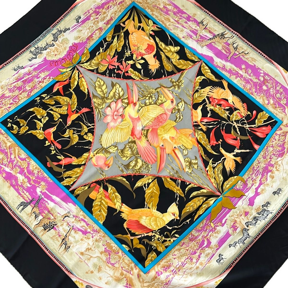 HERMES(エルメス) スカーフ カレ90 黒×ピンク×マルチ TROPIOUES/動物柄