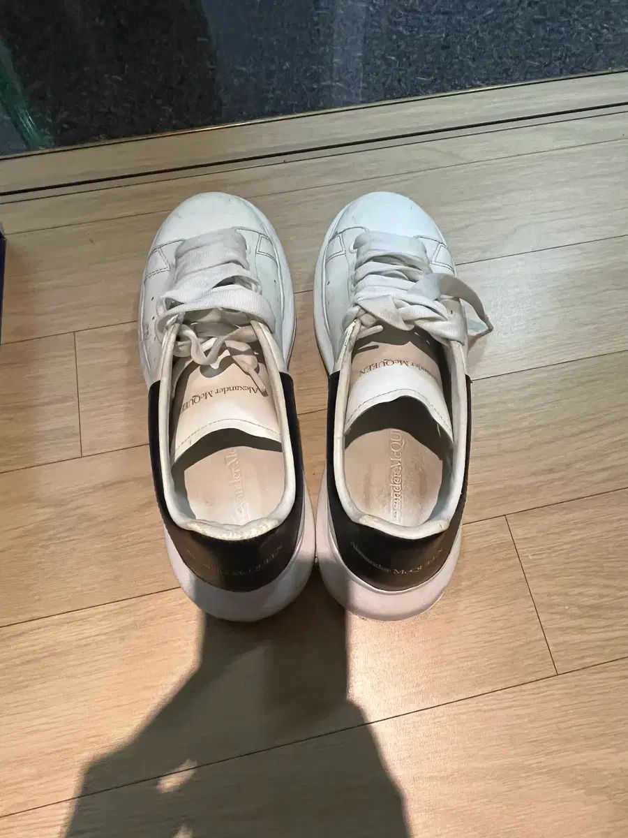 Alexander McQueen アレキサンダー・マックイーン オーバーソール スニーカー 白
