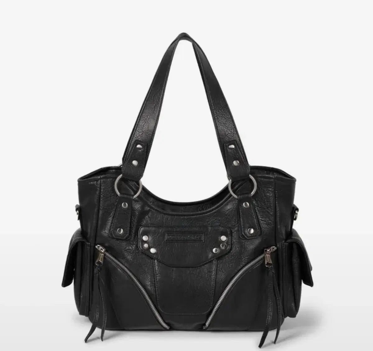 イウガマーカラス Studded Leather Shoulder Bag 13,325円