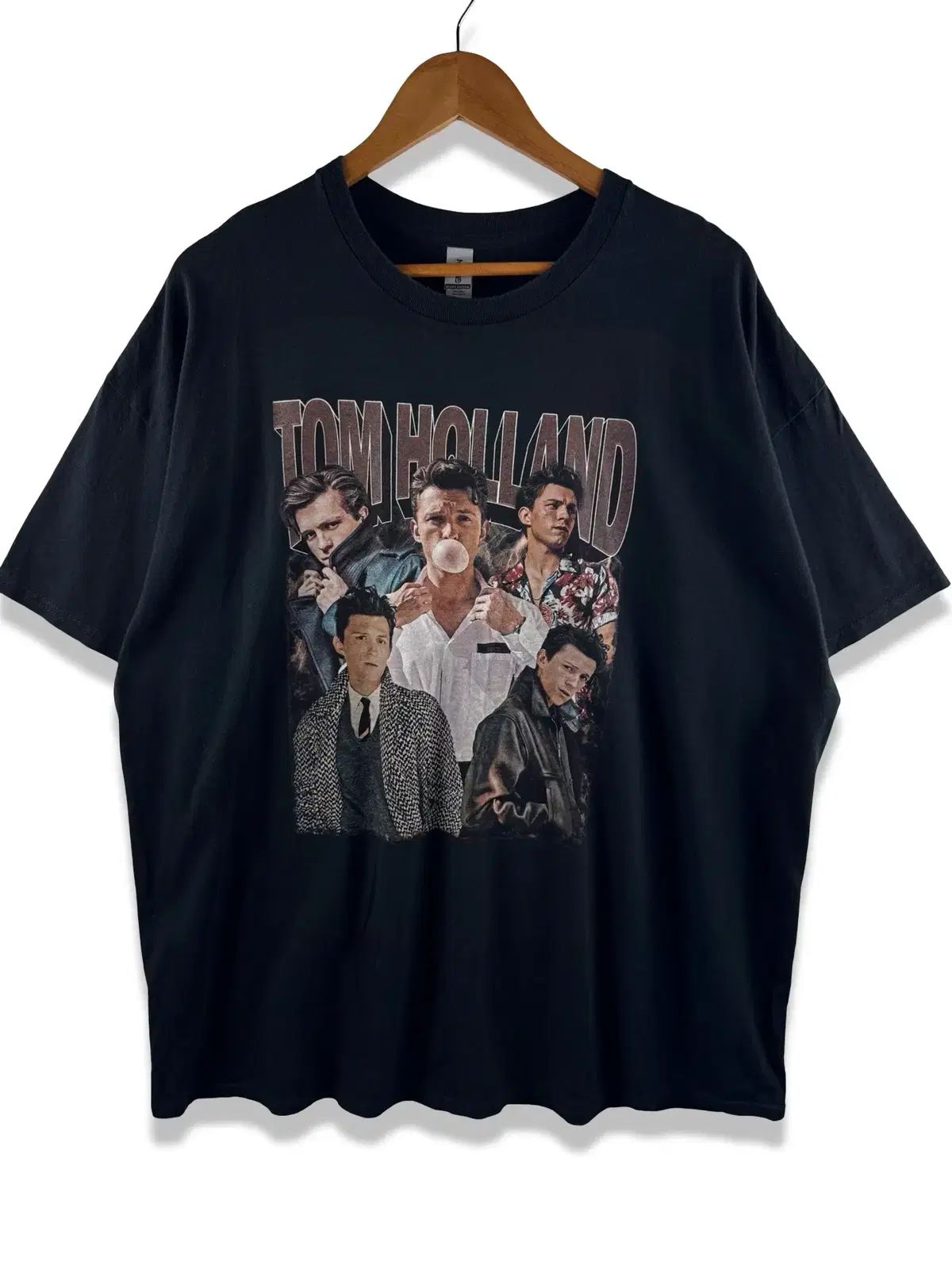 トム・ホール グラフィック Tシャツ 3670