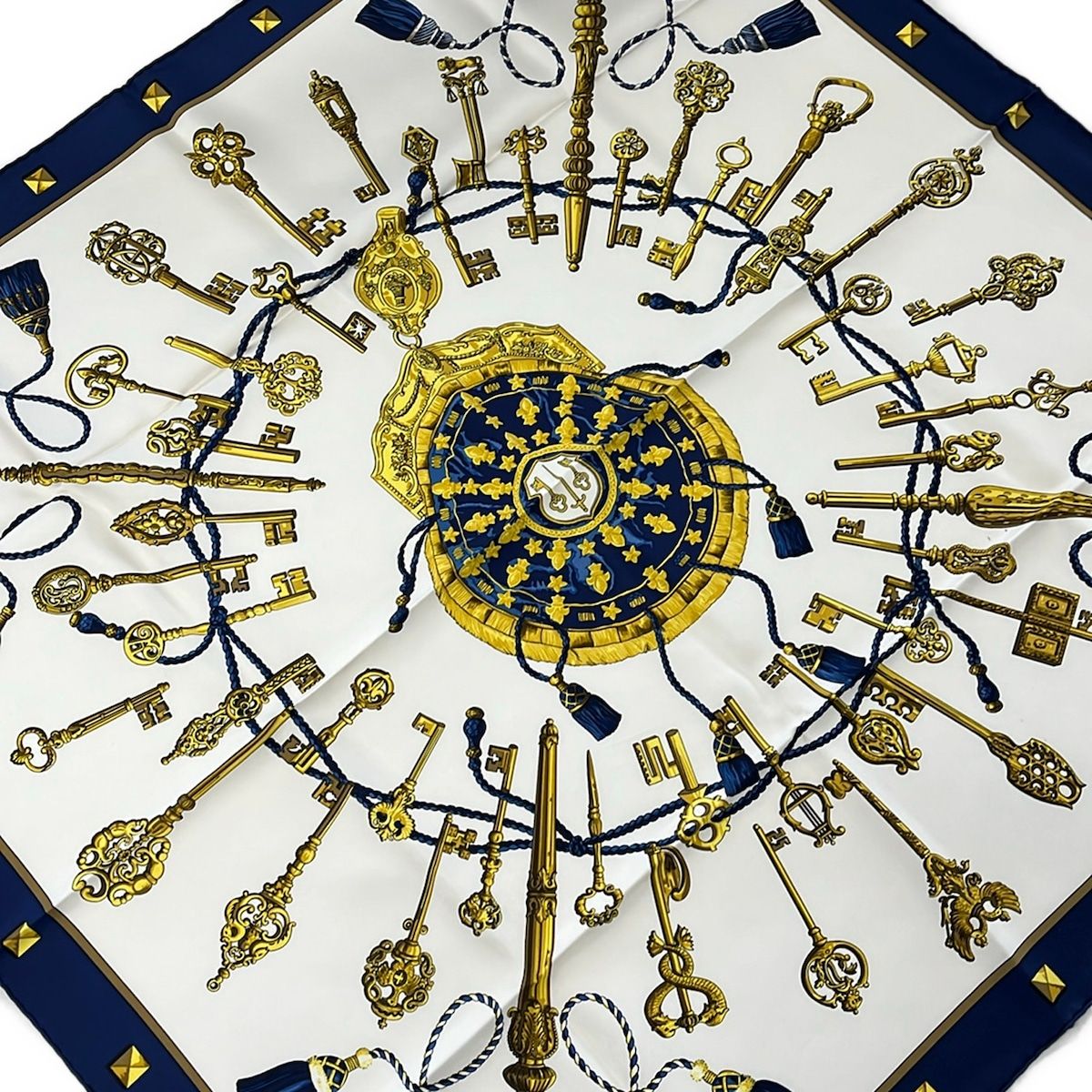 HERMES(エルメス) スカーフ美品 カレ90 白×イエロー×ネイビー LES CLES/キー(鍵)