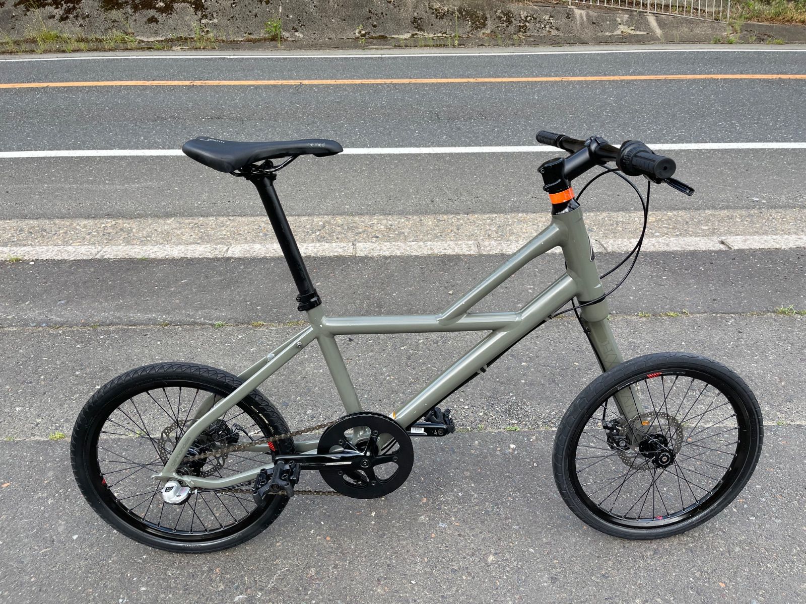 0369【即乘】送料無料 Cannondale 片持ちフォーク ミニベロ HXLIGAN Shinsaibashi 内3速 小径車 20インチ クロスバイク