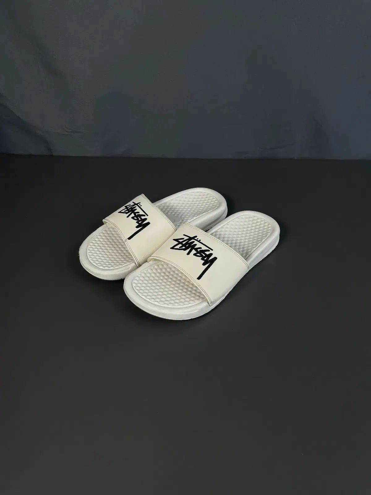 230 NIKE x STUSSY ベナッシ スライド スリッパ