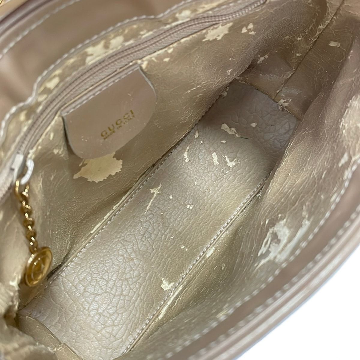 GUCCI(グッチ) ショルダーバッグ Gロゴ ベージュ - メルカリ