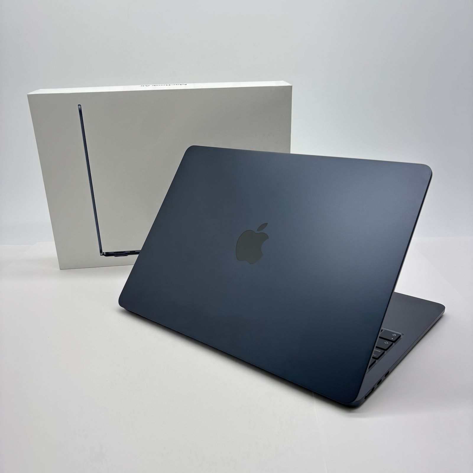 充放電回数4回！美品 Apple アップル MacBook Pro 13-inch 2020 ノート 
